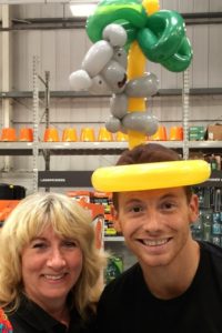 Balloon modelling for Joe Swash for a corporate event.