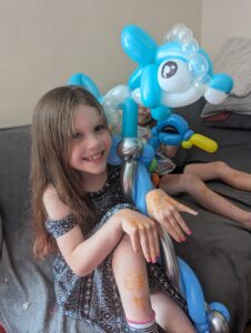 children's party entertainer dolphin balloon maker
