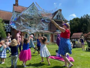 cheryl bubble entertainer kids party stroud Gloucester